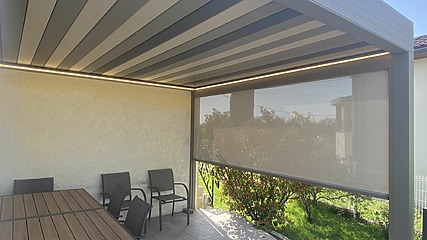 pergola contemporaine à Angoulême avec toile électrique