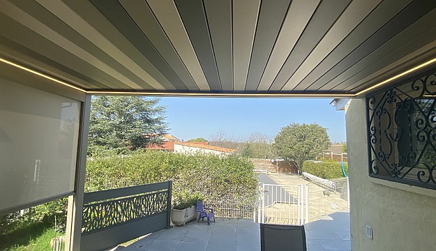 pergola contemporaine à Angouleme