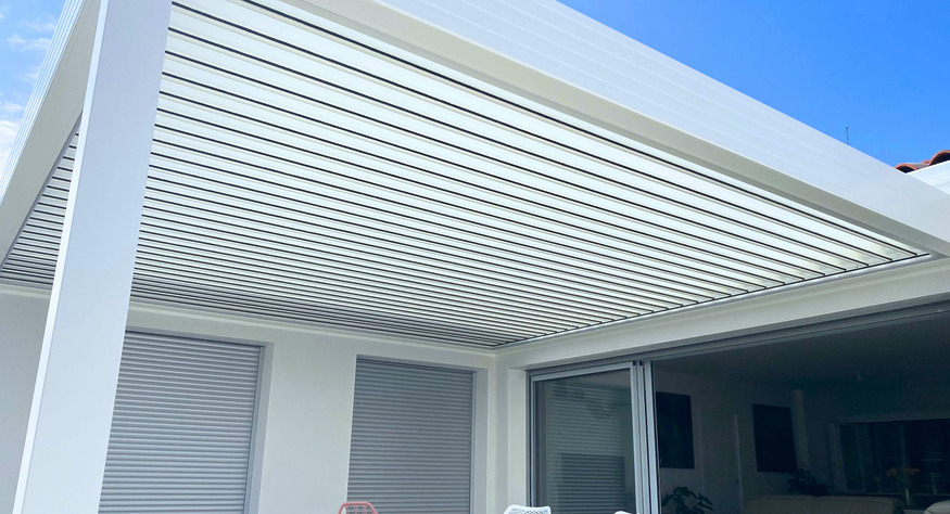 Pergola bioclimatique adossée à Saintes