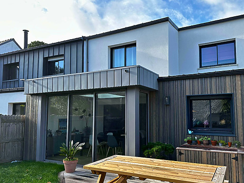 Extension maison Nantes avec acrotère en zinc