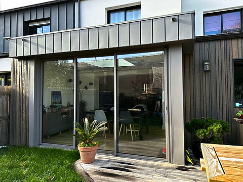 Extension maison Nantes avec grande baie vitrée
