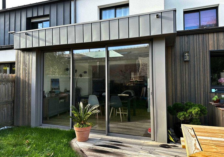 Extension maison Nantes avec grande baie vitrée