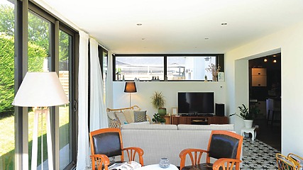 agrandir son salon grâce à une extension toit plat en Loire Atlantique
