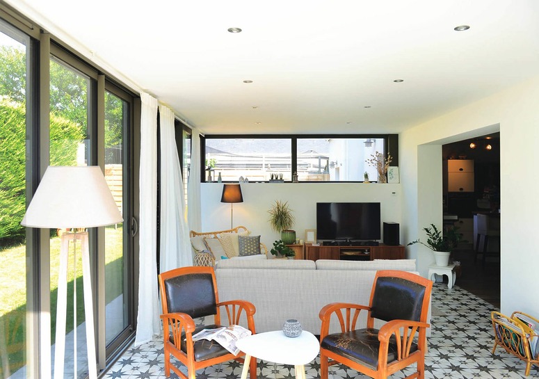 agrandir son salon grâce à une extension toit plat en Loire Atlantique