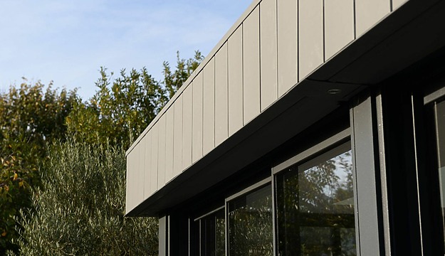détail d'une extension veranda zinc
