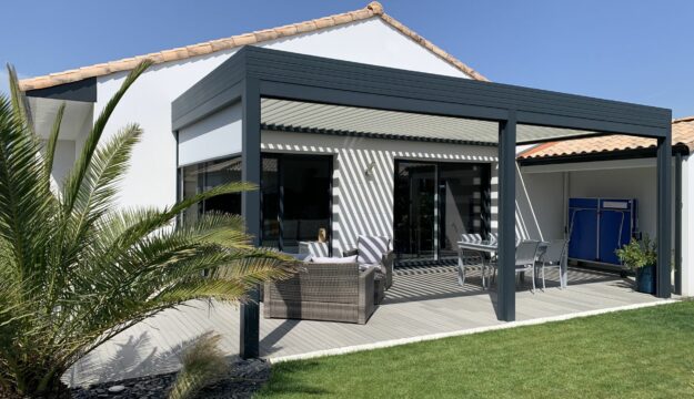 pergola bioclimatique aluminium à Pornic