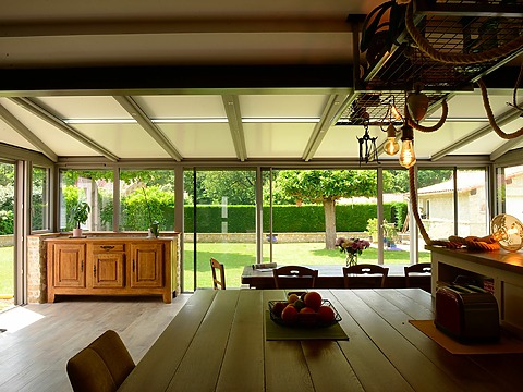 veranda maison avec toit fermé