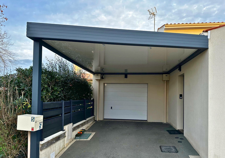 Carport accolé maison