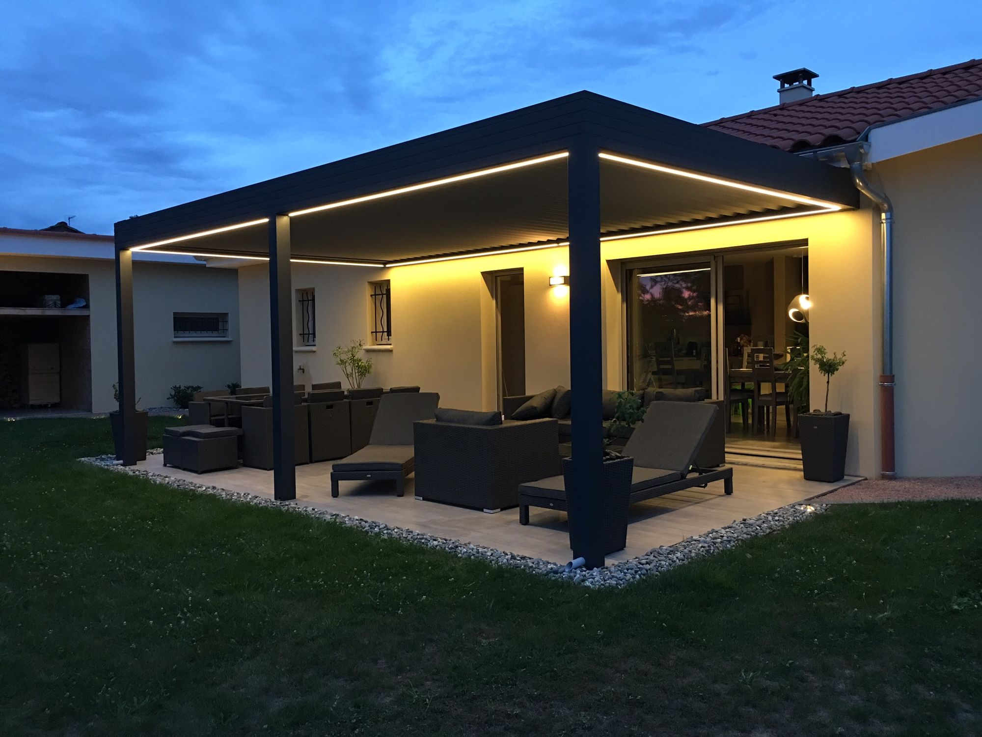 pergola moderne avec éclairage en vendée