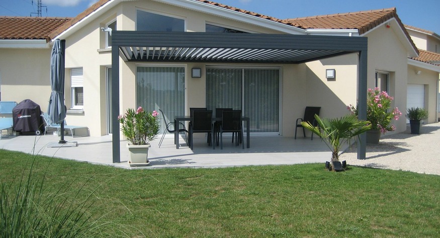 pergola sur terrasse en vendée