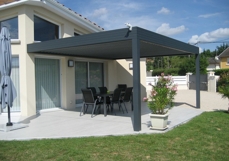 pergola bioclimatique sur terrasse en Vendée