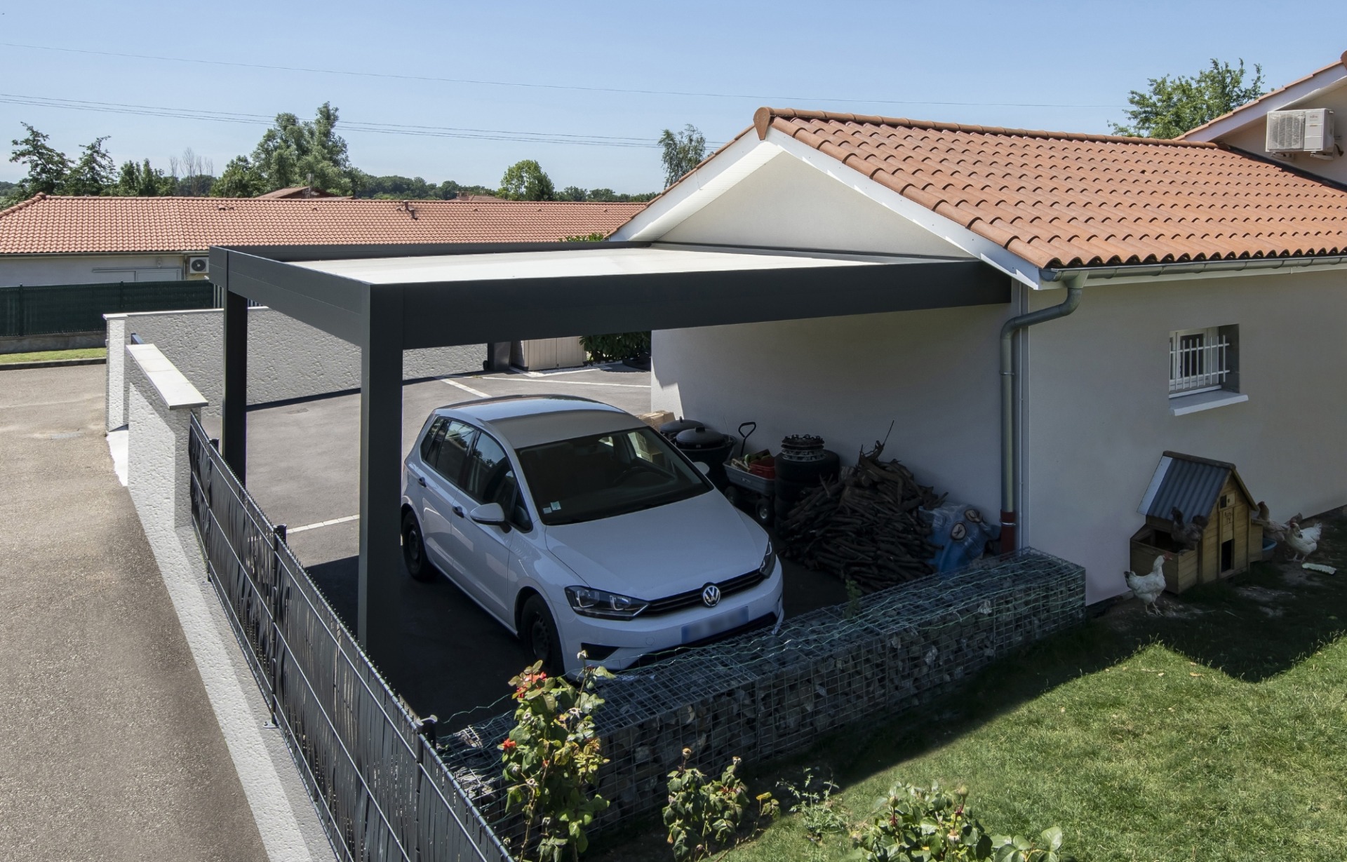 Carport sur mesure pour abriter votre voiture